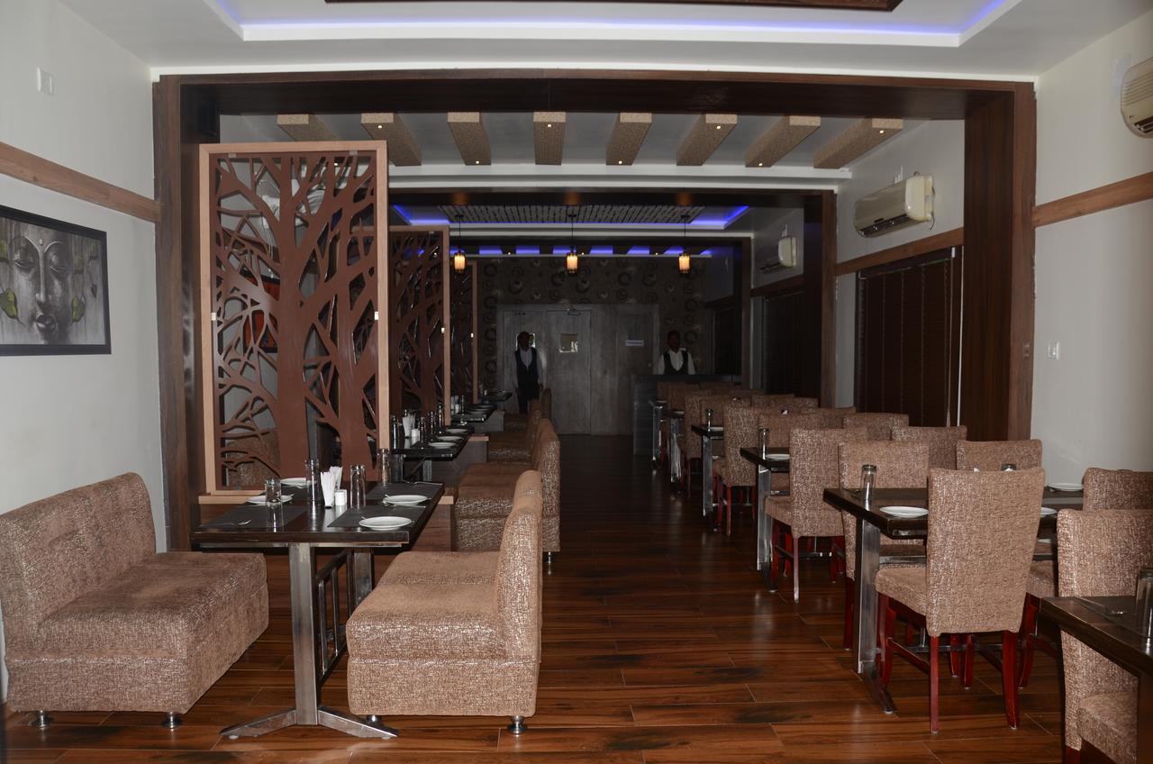 Hotel Triveni Balangir Экстерьер фото