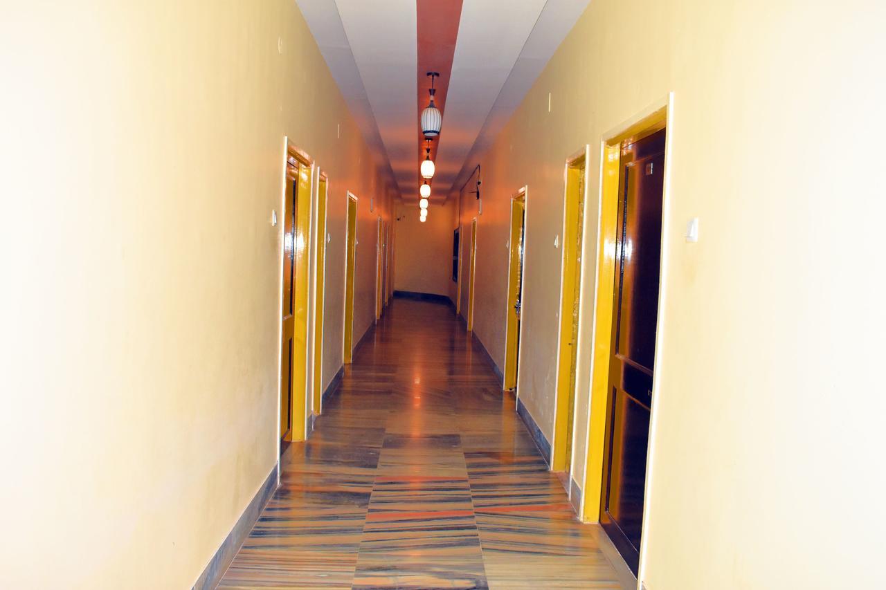 Hotel Triveni Balangir Экстерьер фото