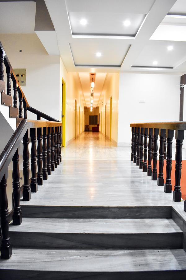 Hotel Triveni Balangir Экстерьер фото