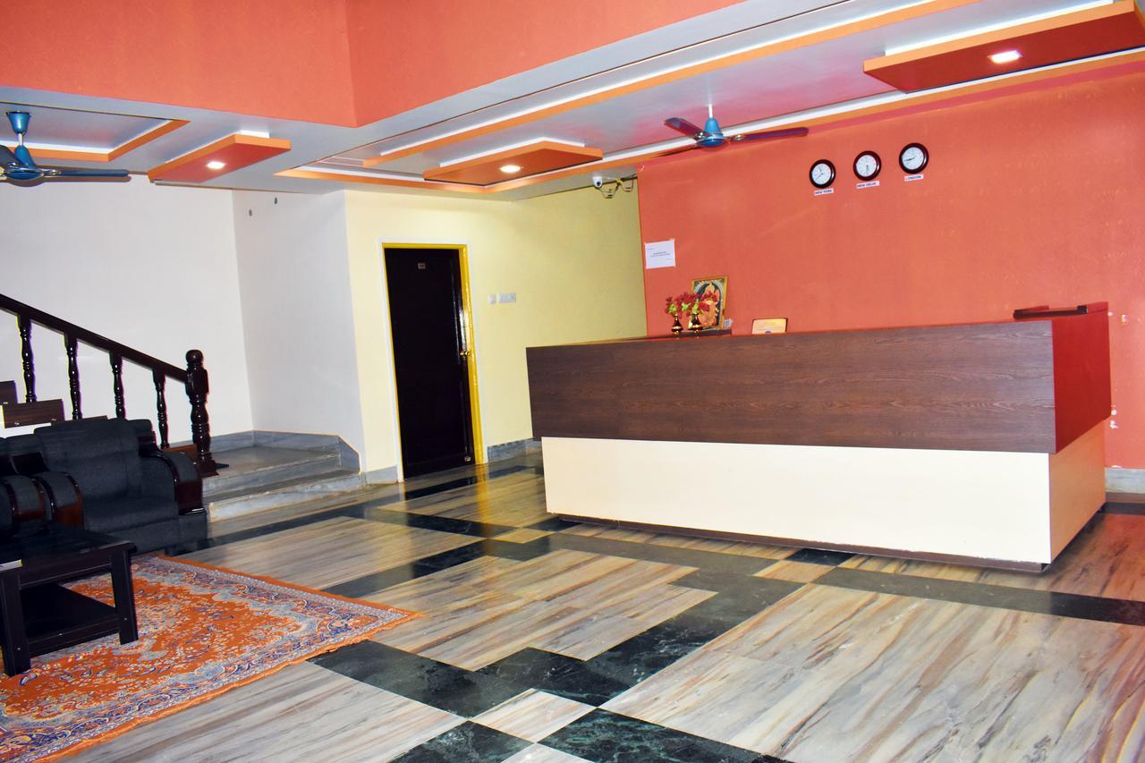 Hotel Triveni Balangir Экстерьер фото